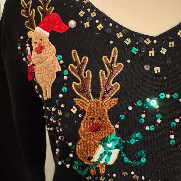 Festive Black Reindeer Sweater Size Large EUC - Picture 2 of 12